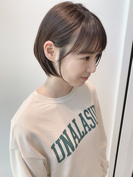 ステア ケース(stair case) 大人かわいい耳かけショートボブ/丸みマッシュショート前髪あり