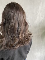 ティティ(TiTi)&nbsp;揺れる柔らかアッシュベージュ[TiTi_福田りの]