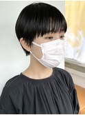 黒髪ショートカットマッシュショートカット丸みショートヘア