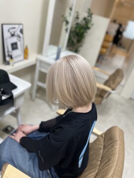 カリーナ(CARINA) ホワイトベージュ/ペールカラー