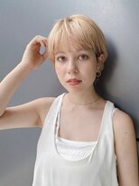 トルネード(TORNADO)&nbsp;丸みショートハイトーン白髪ベージュミルクティー丸顔K20250802
