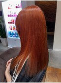 推しカラーのオレンジ強めのオレンジベージュ