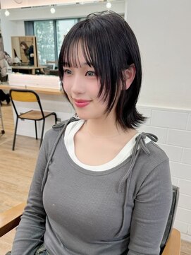 ネオリーブ クーロ(Neolive curro) 韓国前髪顔周り×ハッシュレイヤー 暗めカラー/酸性ストレート