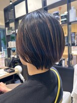 ジュイール(jouir)&nbsp;三鷹ショートボブくびれショートイルミナカラー顔周りレイヤー