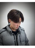センターパート×フェザーパーマで作る抜け感スタイル