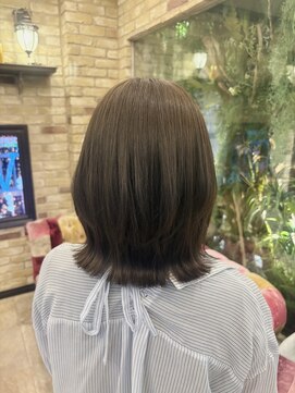 モナン 新宿(Monan) くすみグレージュ レイヤーボブ
