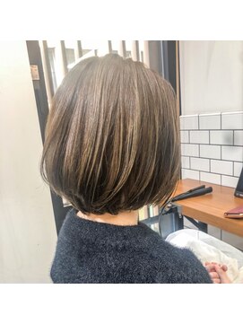 エルダーズバイユーレルム(L:der's by u-realm) ハイライトボブ