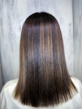 アンフィドットドゥルドゥ(AnFye.dueldo) 髪のチリチリを直す【ビビリ矯正】で艶髪ストレートヘア