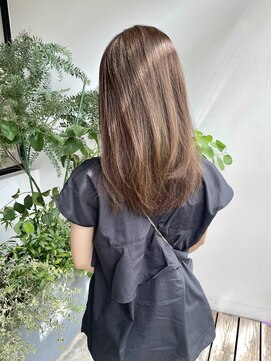 オーバルヘアー(OVAL hair) 毛先の動きが可愛い♪レイヤーロング/シナモンベージュ