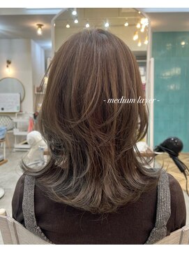 ロミー 本厚木(ROMMY.) 20代30代◎似合わせミディアムレイヤーROMMY.荻野