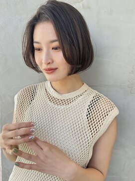 ビュートリアム 南青山(BEAUTRIUM) 大人ショートボブ　ふんわりボブ　韓国風ボブ　イルミナカラー