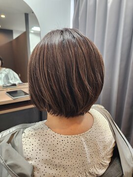 テーラヘアー 土気あすみが丘店(TELA HAIR) ショートボブ×白髪ぼかしハイライト