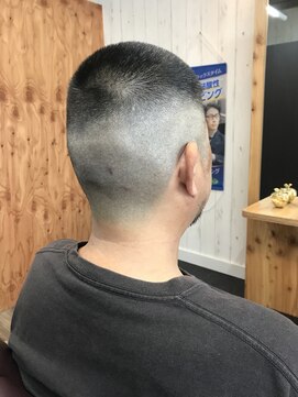 バーバーコマ(BARBER KOMA) 坊主フェードカット