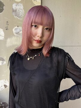 ロジ(loji) ピンク×顔まわりカットボブ