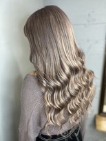 ワン(ONE)&nbsp;グレージュ