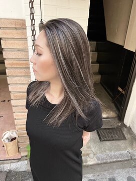 ラルガ 黒崎(Raruga) ハイライトカラーミルクティーベージュレイヤーカット