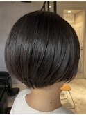 レディースショートボブ黒髪ブルーブラックカラー