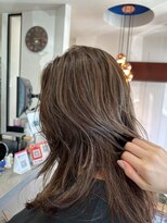 ギネス(Giness)&nbsp;ハイライトカラーシアーグレージュ × ゆるレイヤー