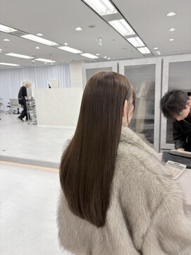 オリーブベージュ