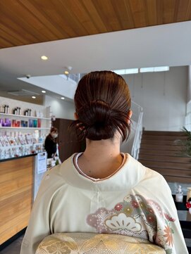 お呼ばれヘアアップスタイル