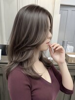 アデル 青山(Adele)&nbsp;白髪ぼかし×透明感ハイライトカラー