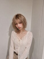 オーマ(OMA) ブロンドボブ/@katagishi_00