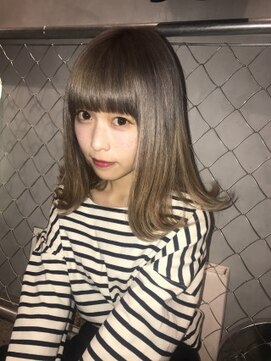 ジーナ(XENA) グレージュミディ