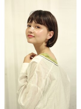 マグノリア(MAGNOLIA) ふわっと揺れるショートボブ