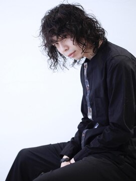 ココ 本八幡(KOKO) 波巻きツイストスパイラルフェザーパーマ刈り上げセンターパート