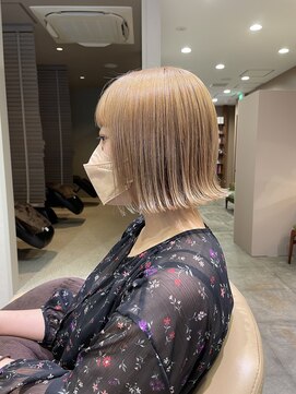 インビテーション 名古屋(invitation) ハイトーンベージュ×切りっぱなしボブ