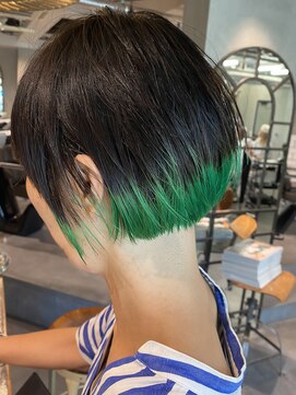 ロリム(RorriM) 前下がりボブ グラデーションカラー グリーン ダブルカラー