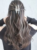 マリアナ(Mariana)&nbsp;ハイライトショートヘアレイヤーカットダブルカラー