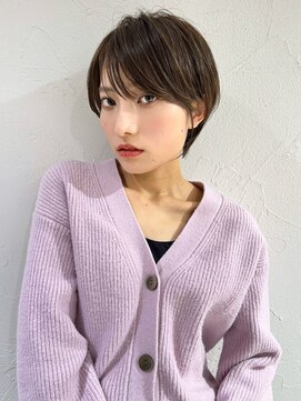 アンド ストーリーズ(&STORIES) 前髪あり耳掛け丸みくびれショートボブ20代30代40代50代(蘭)