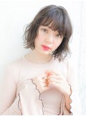 アッシュブラウン、切りっぱなしボブ、ゆるふわ巻き