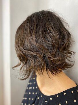 ラトリエ ブロカント 立川北口店(L'atelier BROCANTE) ふわミディ 前下がりボブ ナチュラルボブ 無造作