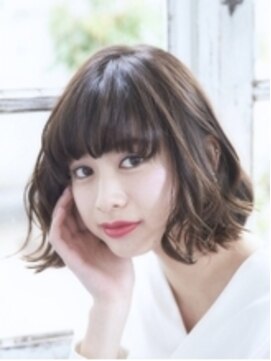 ジュネス 銀座(JYUNESU) オリーブカラー☆ 切りっぱなしボブ