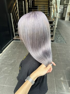 ロンド レア 天神大名店(Lond Le’a) ダブルカラーホワイトシルバーケアブリーチハイトーン韓国