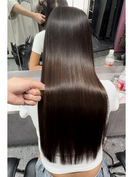 スライバイリアオオサカ(Sly By Ria OSAKA) 髪質改善/縮毛矯正/酸性ストレート【梅田】【大阪】