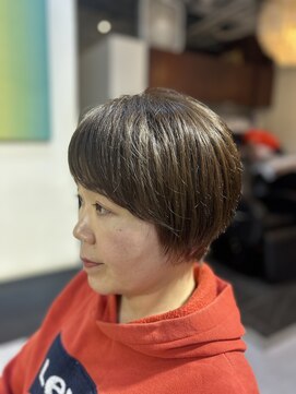 ヴェニヴィディヴィッチ(VENI VIDI VICI) マッシュショートボブ