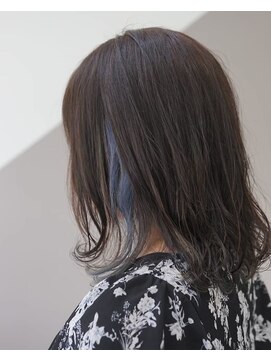 ルルクス ヘアーサロン(LuLux) 淡いブルーのインナーカラー