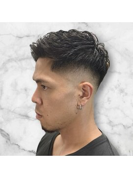 ワンリンク(One Link) 【フェードカット×アイロンパーマ】+眉メンテナンス