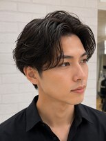 オラ ボーテ(Aura Beaute)&nbsp;センターパート フェザーパーマ ニュアンス ツーブロック