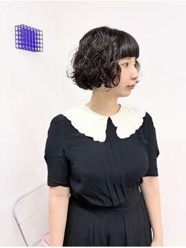 イラカ(elaka) ミニボブ×ウェーブパーマ