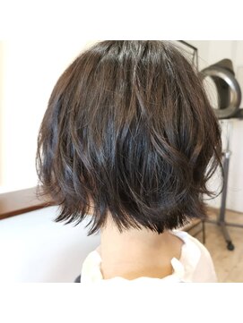 ハロ(HALO) 切りっぱなしボブ