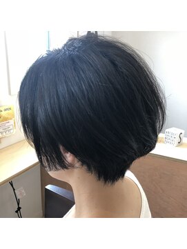 トゥッカ タロ(Tukka talo) カッコカジュアルなショート