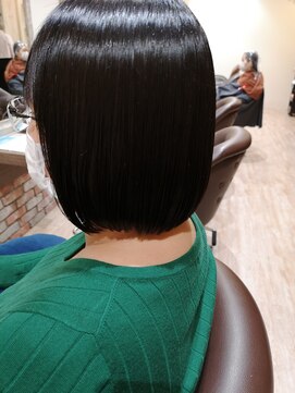 ルシードスタイル クリザンテーム ワンレングス