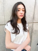アメリ 新宿(Ameri) Ameri 20代30代40代センター分けウエーブヘア