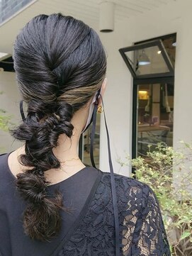 ノアフライ(NOAH FLY) ちょっぴりモードに★タイト編みおろしヘア