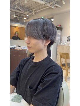 テトラ バイ ネオリーブ 横浜西口店(tetra by neolive) 横浜★ケアブリーチのシルバーアッシュ