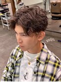 センターパートツイストスパイラルパーマ刈り上げメンズパーマ